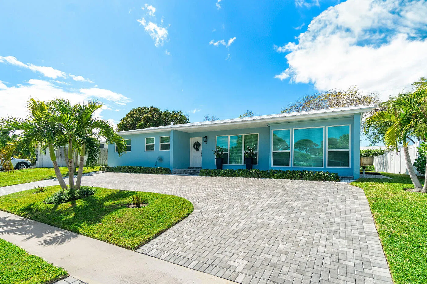3 bed, 2.0 bath, 1327 sqft, $7,000 — Photo 1