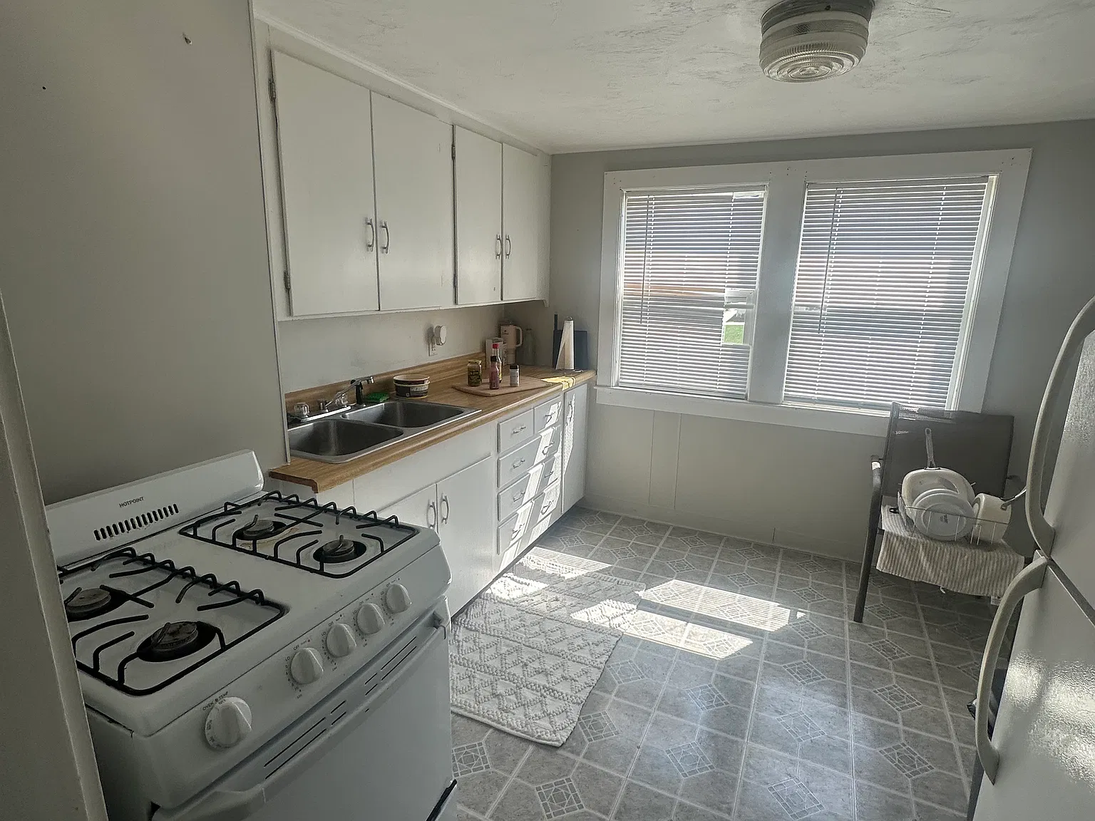 1 bed, 1000 sqft, $1,700 — Photo 4