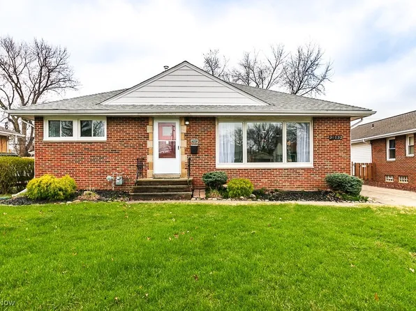 30132 Oakdale Rd, Eastlake, OH 44095