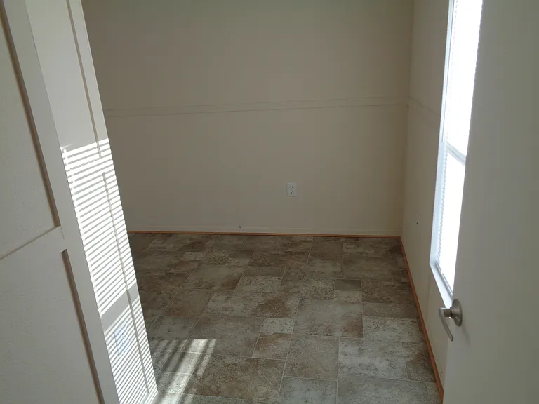 2967 1/2 Eastwood Pl — Photo 10