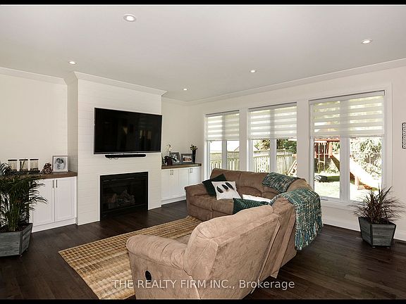 4th image of 285 Elizabeth St