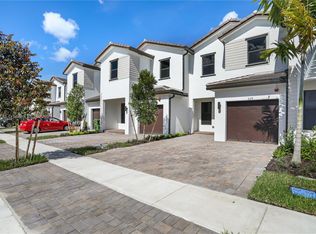 229 SW 159th Ct, Pembroke Pines, FL 33027