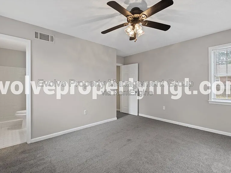 5331 Pipers Gap Dr — Photo 18