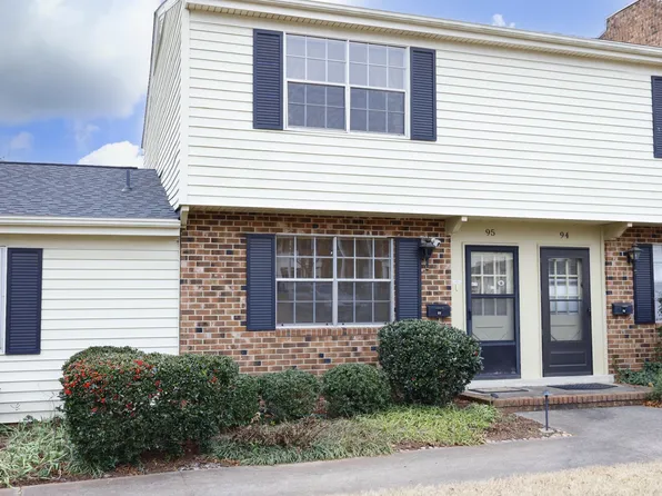 1002 Willow Dr APT 95, Chapel Hill, NC 27514