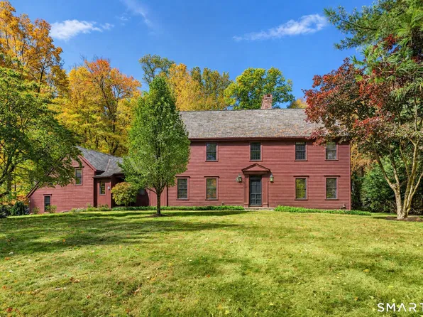28 Maplecrest Drive, Danbury, CT 06811