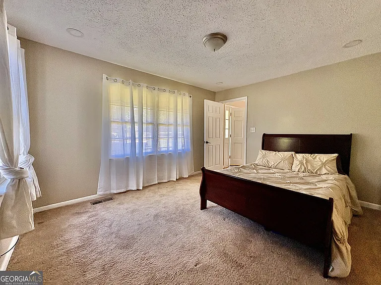 117 Laura Ln — Photo 9
