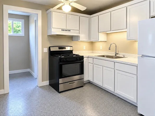1211 W Locust St #2, Belvidere, IL 61008