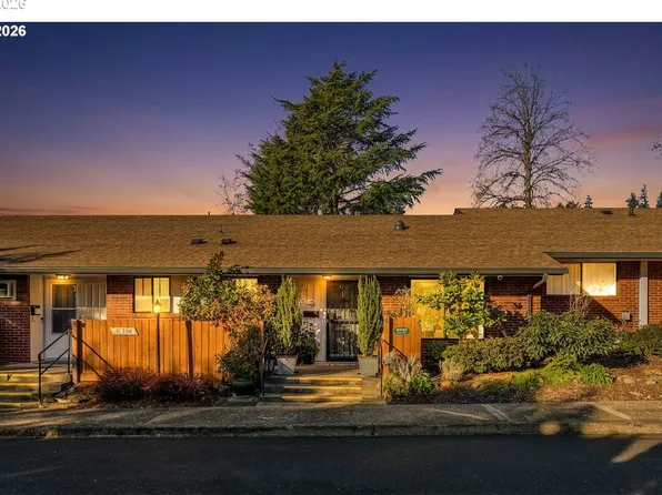 15100 SW Crown Dr Unit 6, King City, OR 97224