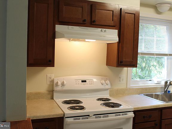 5th image of 5409 75th Ave