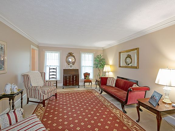 5th image of 1864 Victorian Ct
