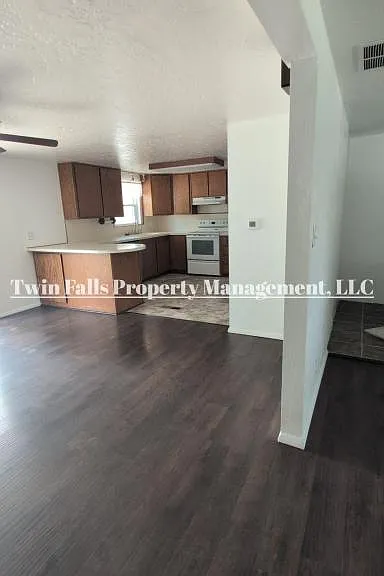 3073 Vickie Ln — Photo 12