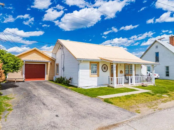 60 East St, Peebles, OH 45660