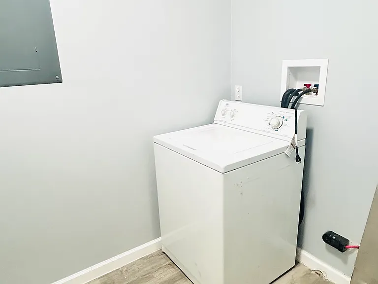 910 Saint Catherine Dr — Photo 19