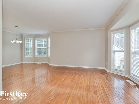 5th image of 6605 Woodmont Ct