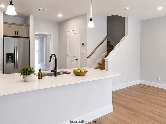 5th image of 2152 Big River St