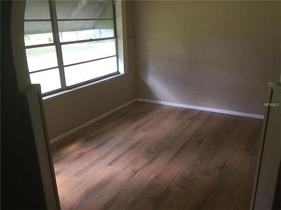 3rd image of 2312 NE Bishop St