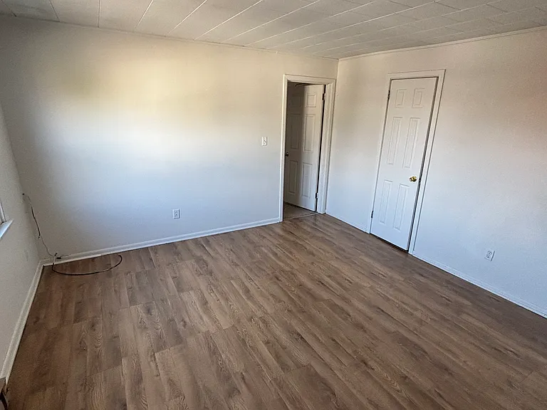 5107 N Catherine St #6 — Photo 3