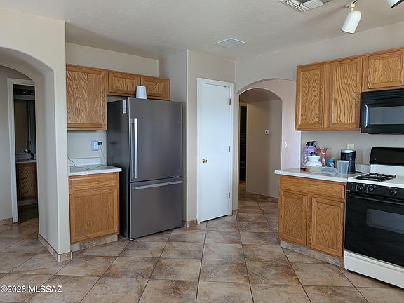 4th image of 633 W Firehawk Dr