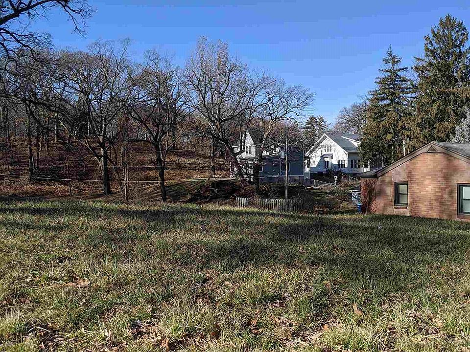 2nd image of 1010 44th St