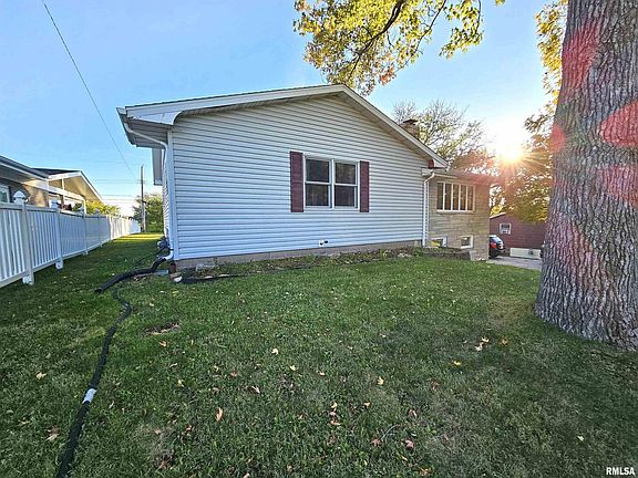 3rd image of 2427 W 45th St
