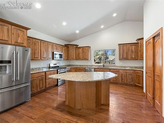 5th image of 1351 Ridgestone Dr