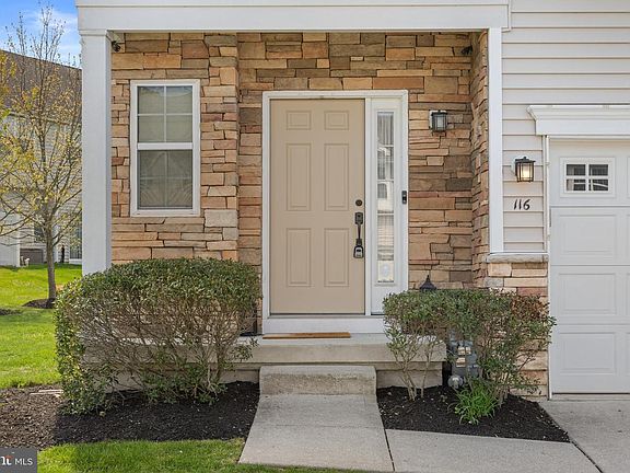 3rd image of 116 Oakridge Dr