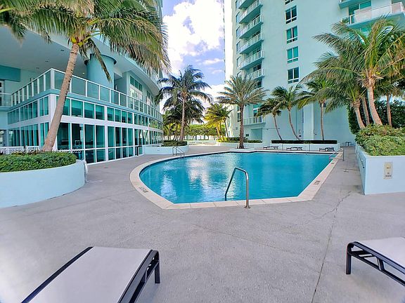5th image of 1900 N Bayshore Dr APT 814