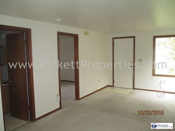 4th image of 829 1/2 7th St