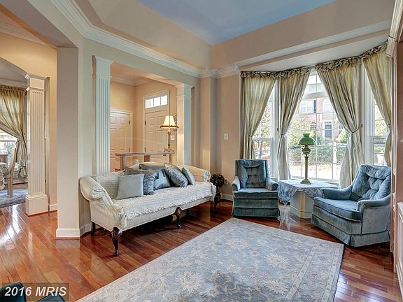 4th image of 302 Misty Knoll Dr