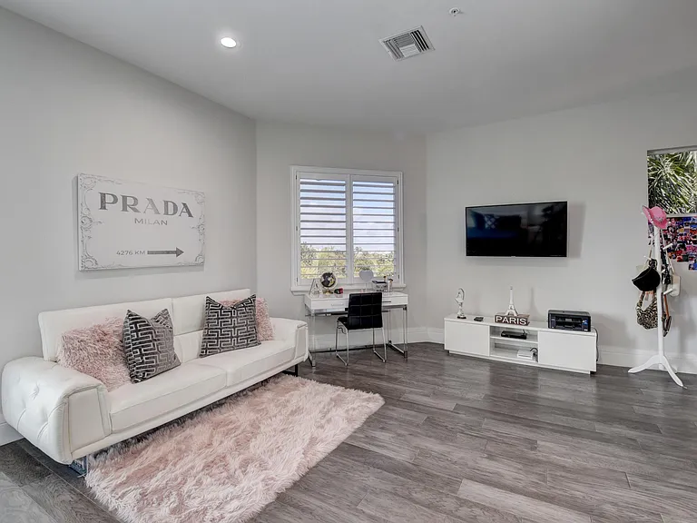921 Osceola Dr #4 — Photo 37