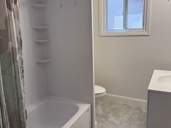 3rd image of 24 N Park Ave