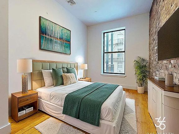 3rd image of 255 W 121st St #P