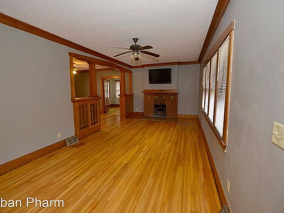 4th image of 548 Valley Ave NW