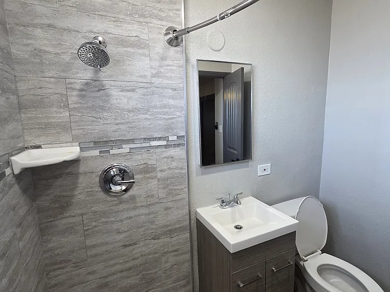 455 E Junction St #4 — Photo 27