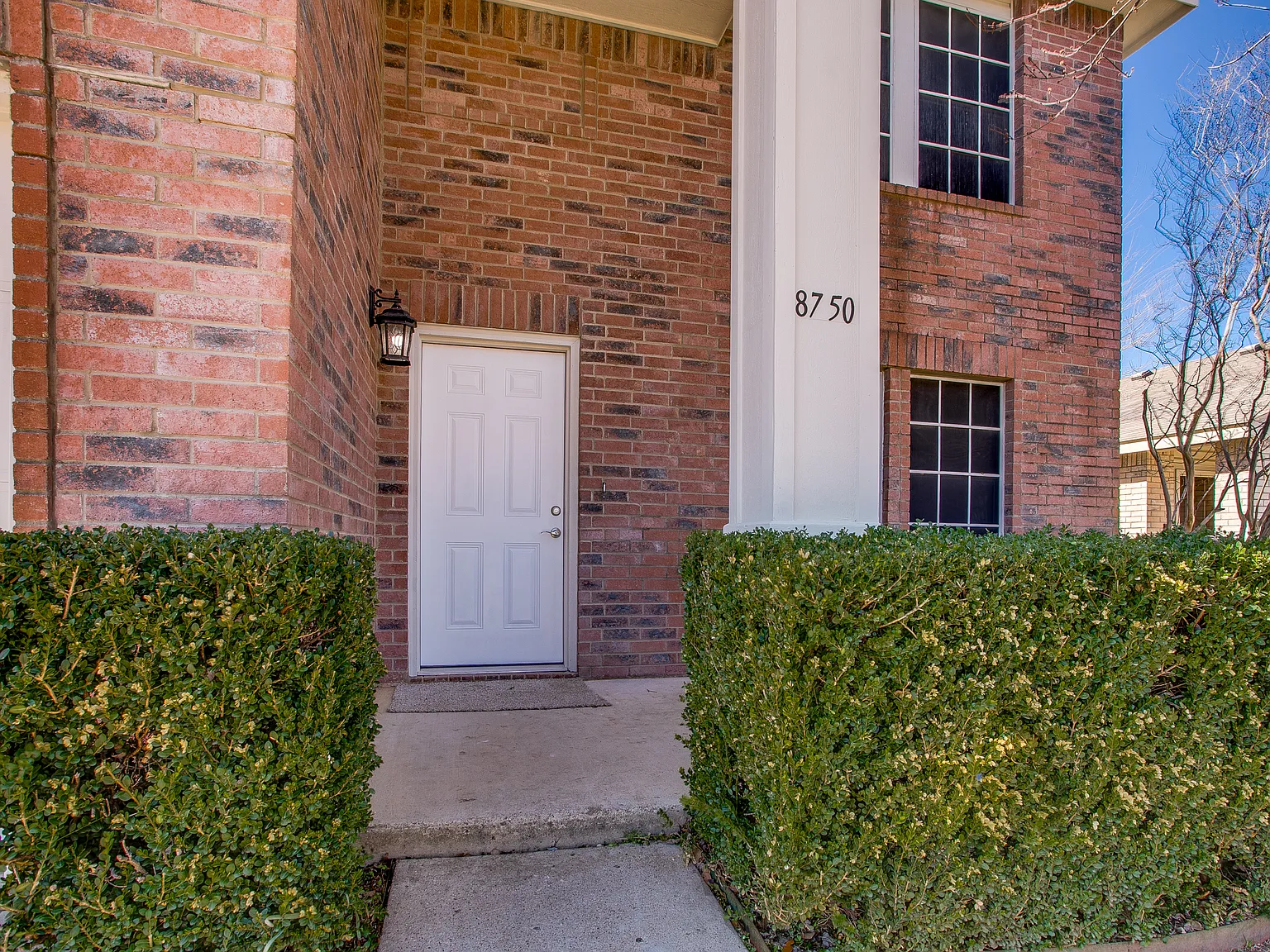 3 bed, 2.5 bath, 2134 sqft, $2,295 — Photo 2
