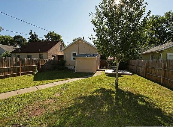 Large, Fully Fenced in Yard