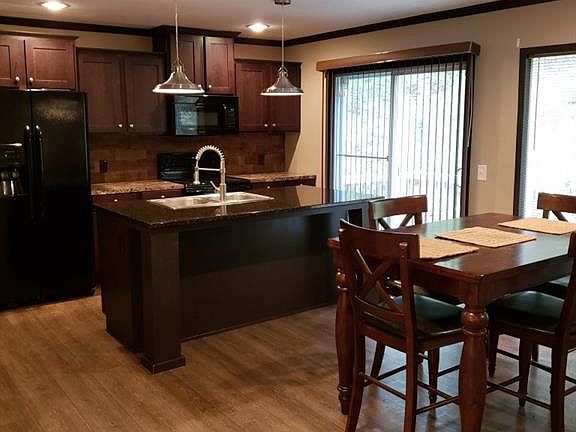 4th image of 784 Robin Hood Dr