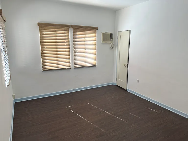 6138 1/2 Saturn St — Photo 21