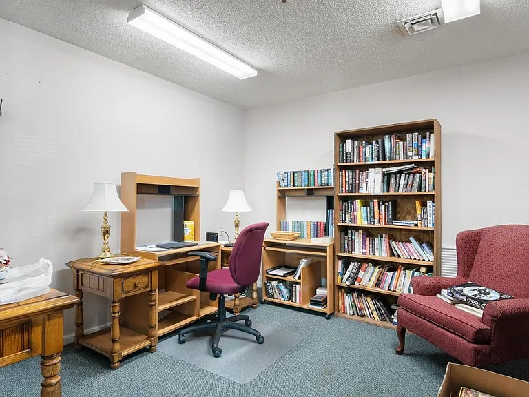 Ridgewood Place Senior Apartment — Photo 12