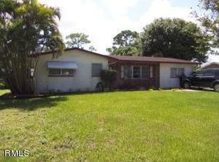 3439 Southern Pines Dr, Fort Pierce, FL 34982