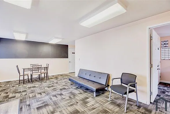 1402 Harrison Ave — Photo 10