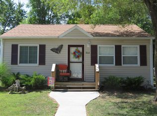 846 Hawthorne Ave, Wood River, IL 62095