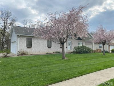 8 Creekside Dr, Trenton, IL, 62293