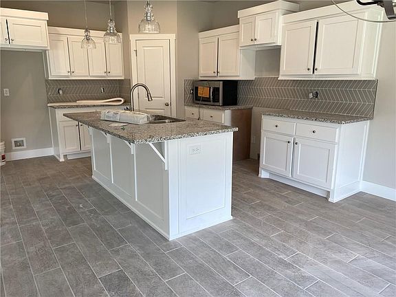 3rd image of 2667 N Justin Dr