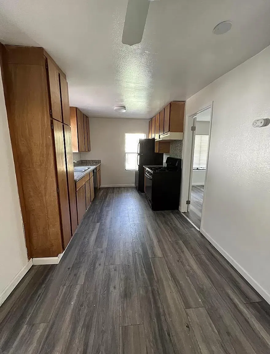 2 bed, 650 sqft, $1,950 — Photo 3