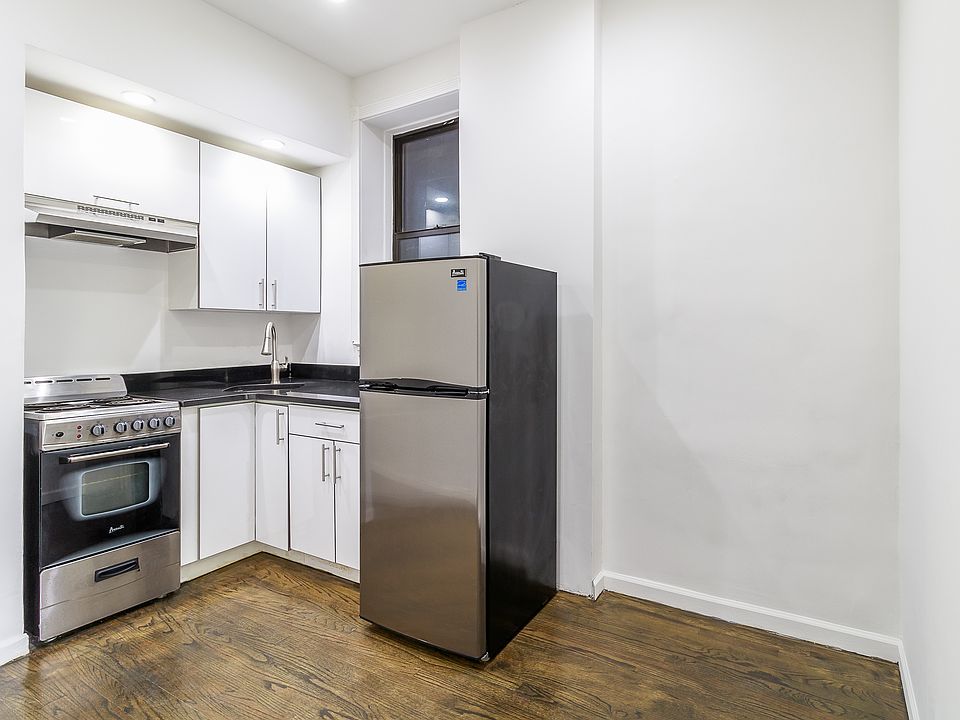 2nd image of 185 Avenue C APT 2C