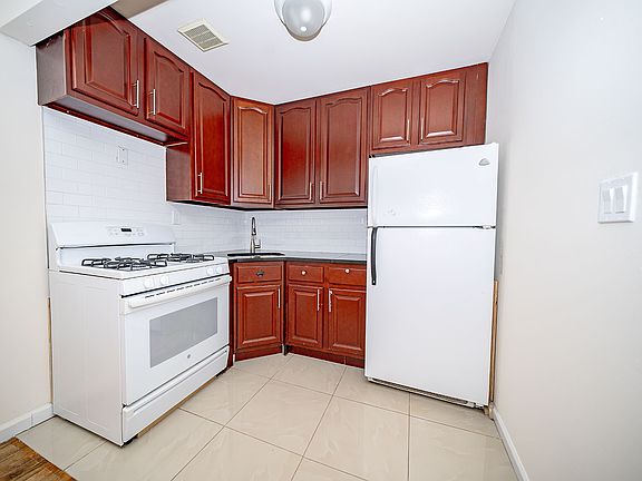 3rd image of 54 Pilling St #1