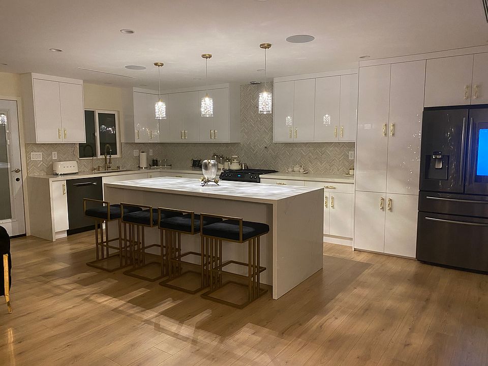 1st image of 8575 Vine Valley Dr #8575