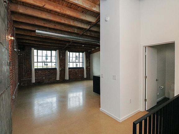 4th image of 1409 Germantown Ave #4E