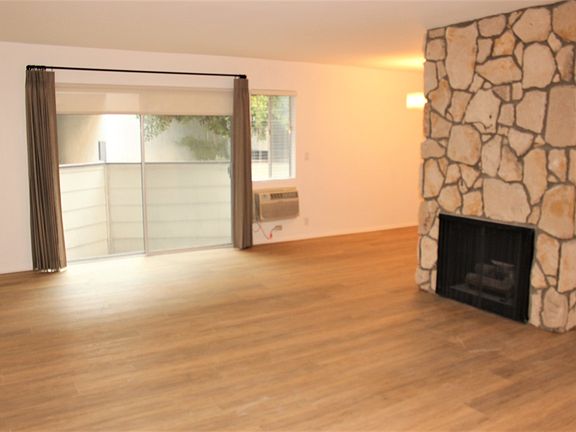 4th image of 1310 Wellesley Ave #108